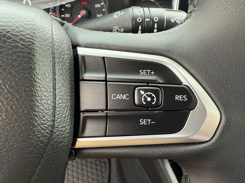 Jeep Compass Vehicle Image 15