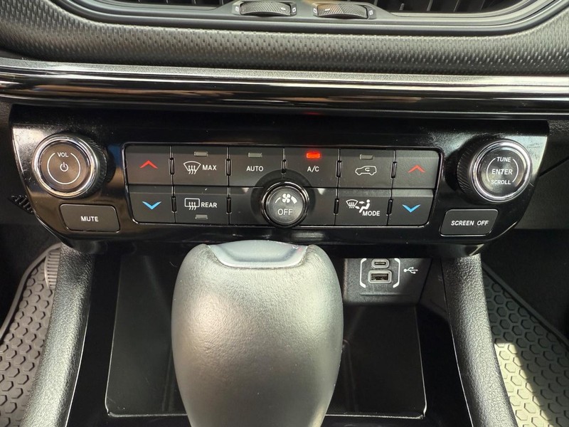 Jeep Compass Vehicle Image 19