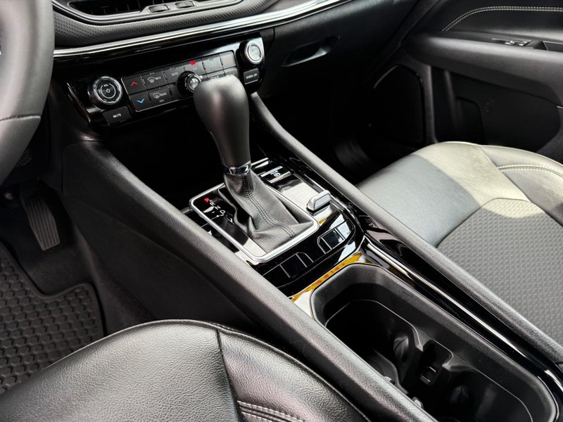 Jeep Compass Vehicle Image 20