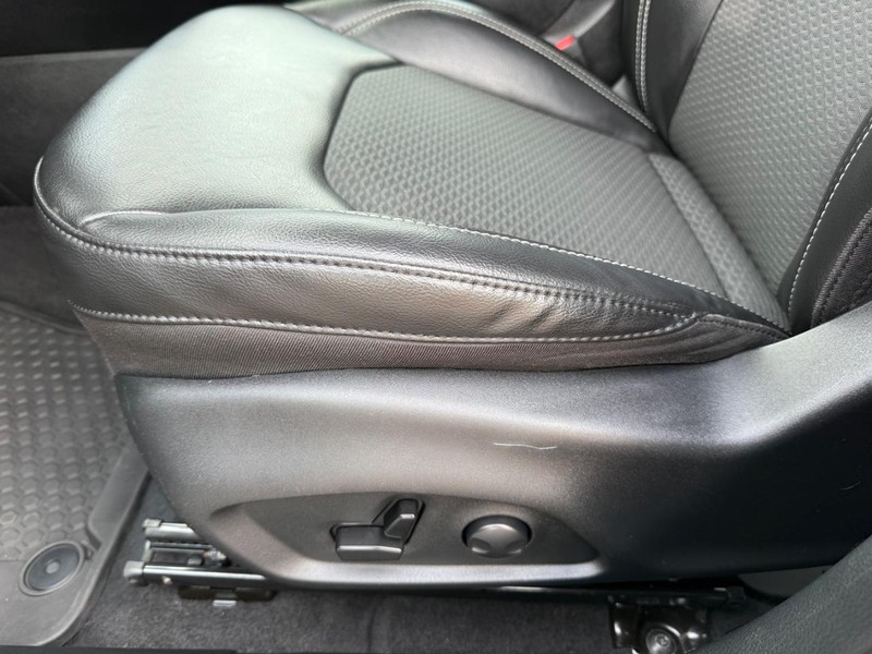 Jeep Compass Vehicle Image 25