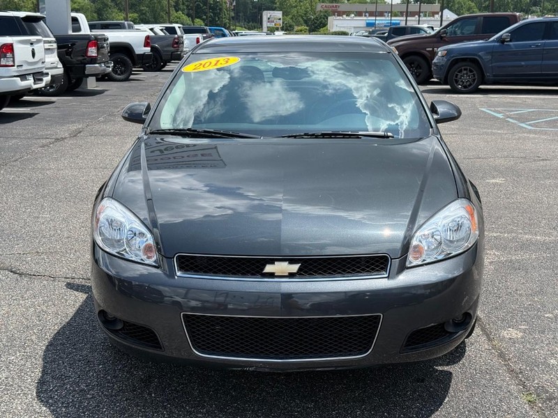 Chevrolet Impala Vehicle Image 09