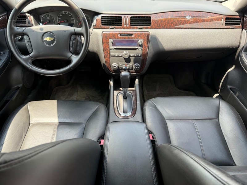 Chevrolet Impala Vehicle Image 11