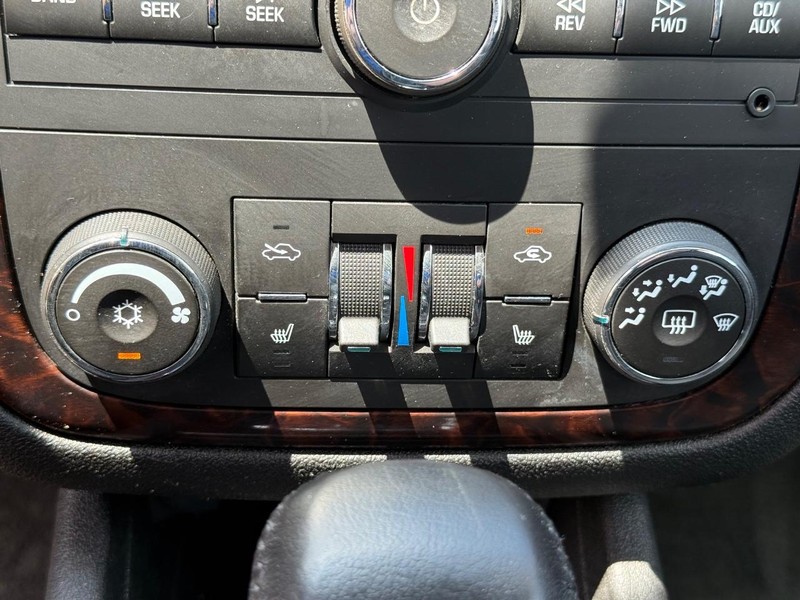 Chevrolet Impala Vehicle Image 16