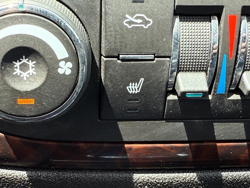 Chevrolet Impala Vehicle Image 17