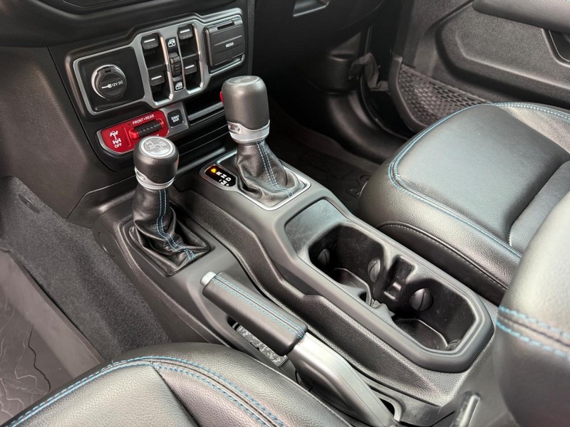 Jeep Wrangler 4xe Vehicle Image 21