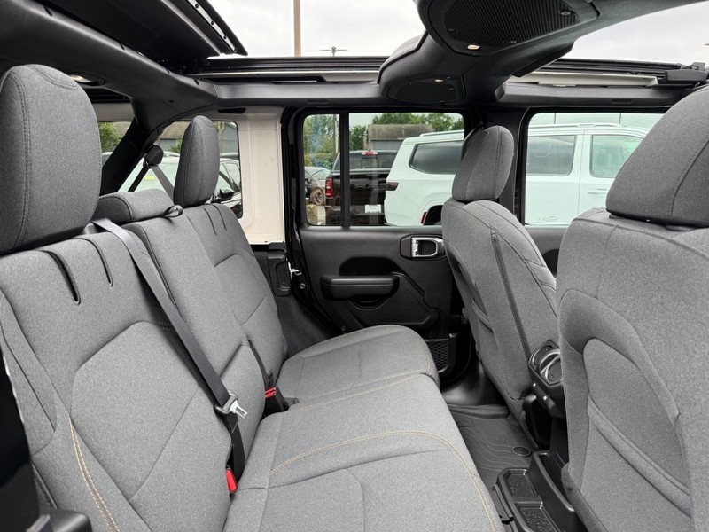 Jeep Wrangler 4xe Vehicle Image 10