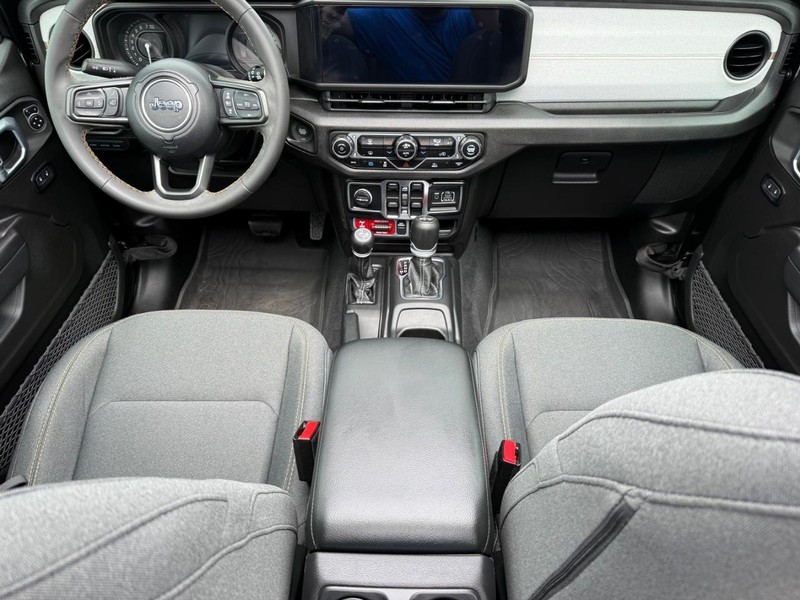 Jeep Wrangler 4xe Vehicle Image 12