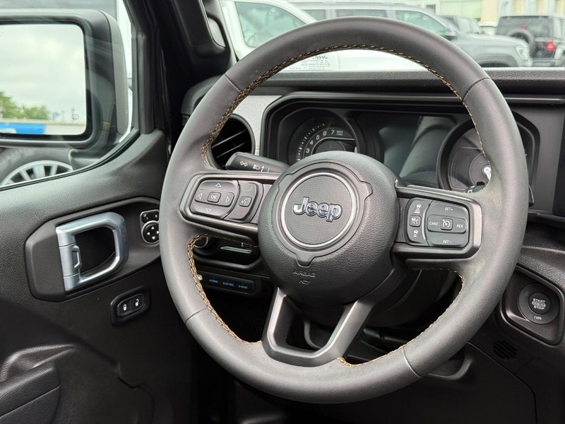 Jeep Wrangler 4xe Vehicle Image 13