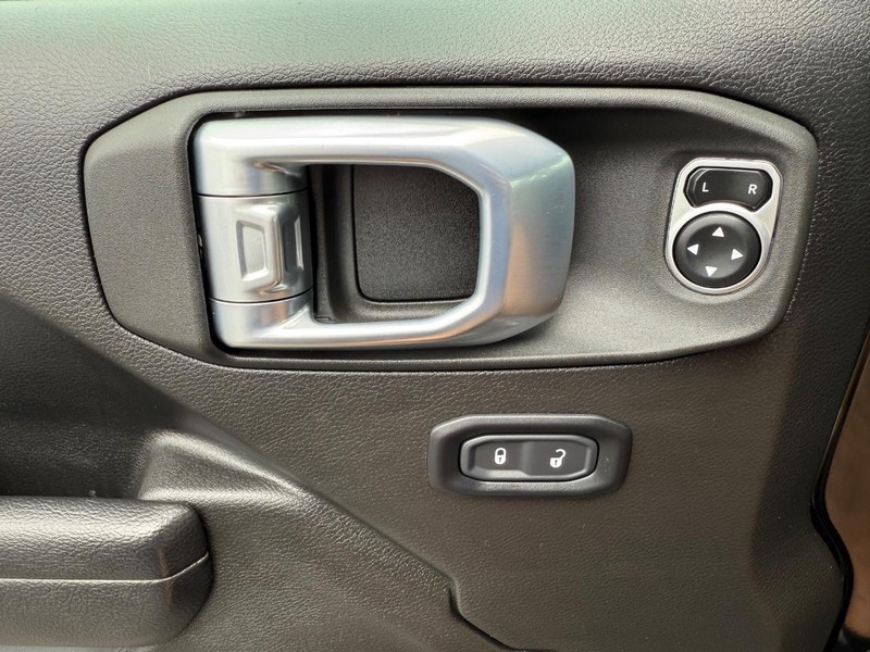 Jeep Wrangler 4xe Vehicle Image 25