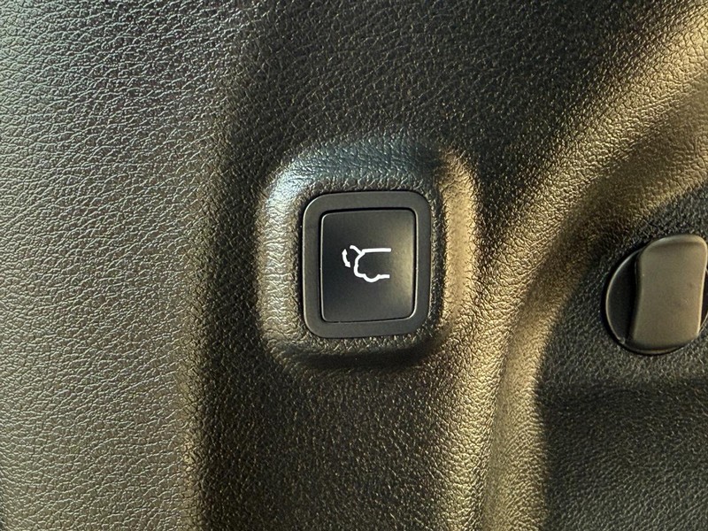 Jeep Cherokee Vehicle Image 08