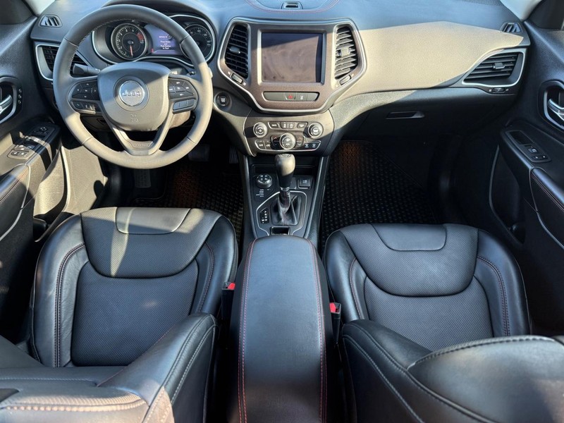 Jeep Cherokee Vehicle Image 13
