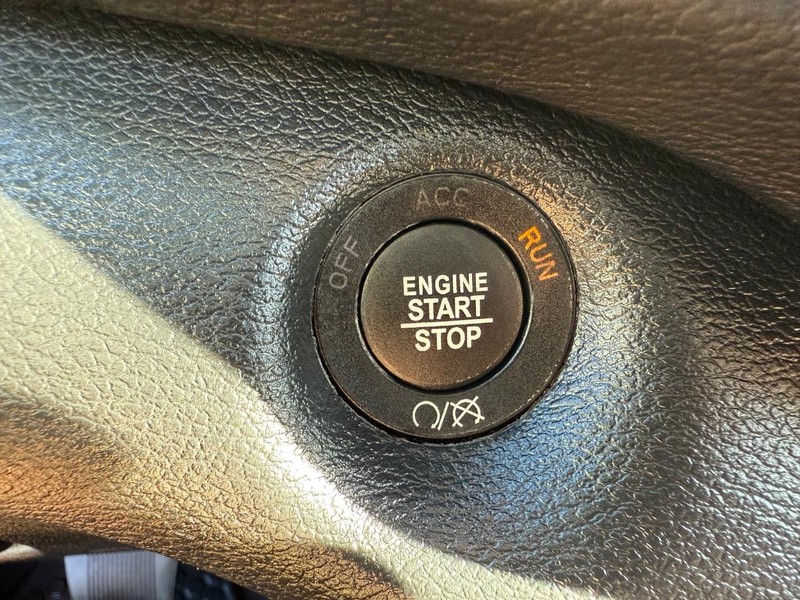 Jeep Cherokee Vehicle Image 17