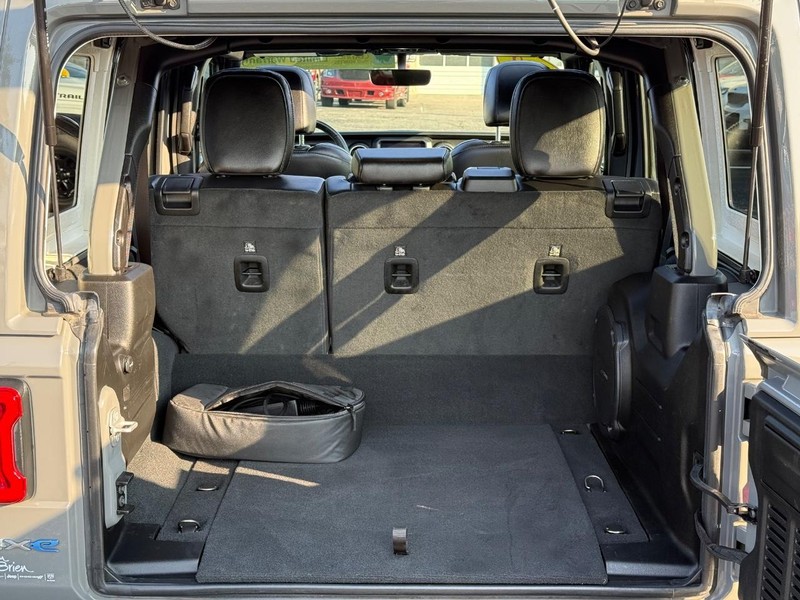 Jeep Wrangler 4xe Vehicle Image 07