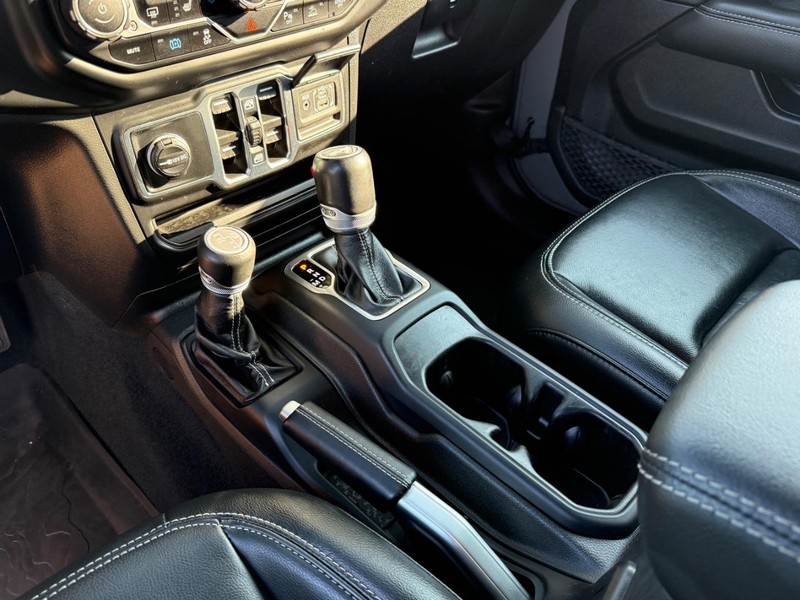 Jeep Wrangler 4xe Vehicle Image 21