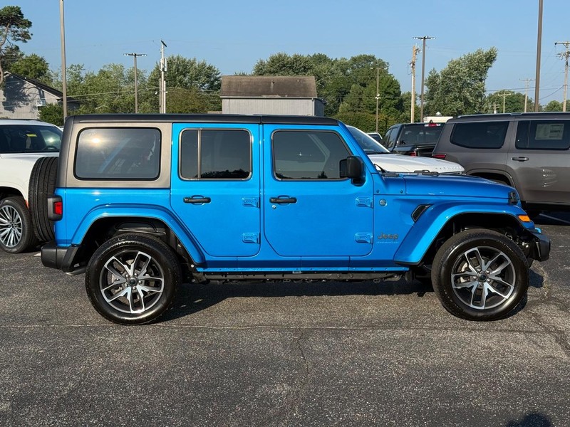Jeep Wrangler 4xe Vehicle Image 02