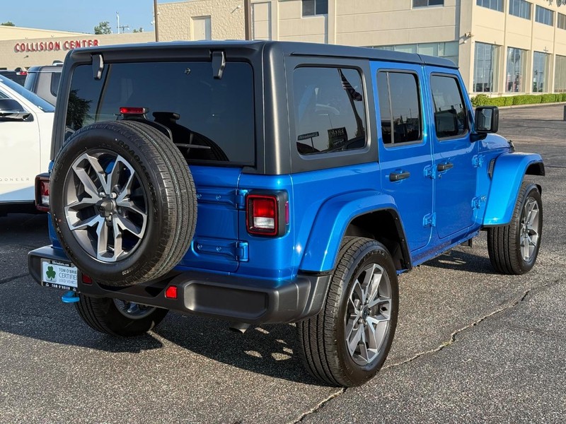 Jeep Wrangler 4xe Vehicle Image 03