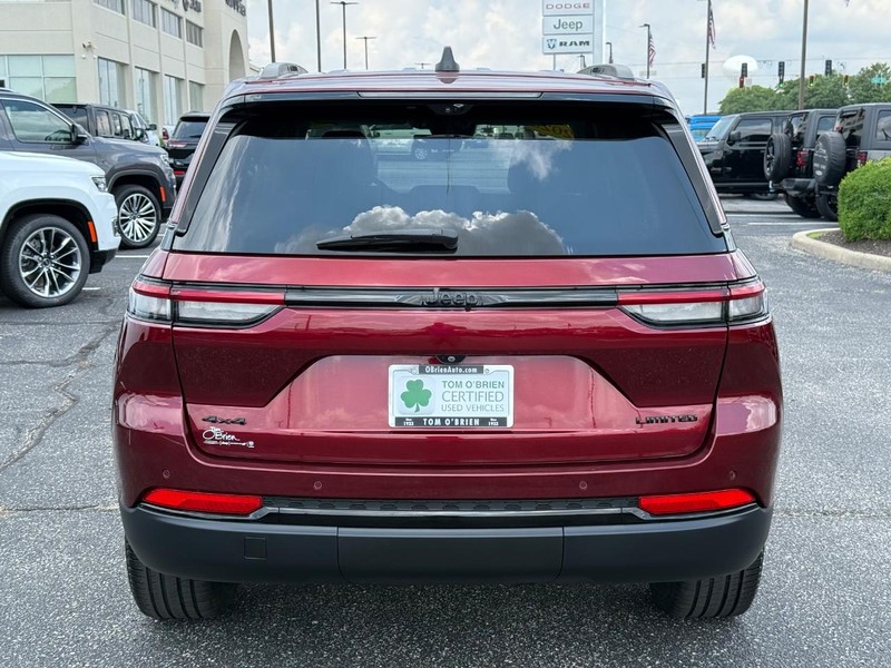 Jeep Grand Cherokee Vehicle Image 04