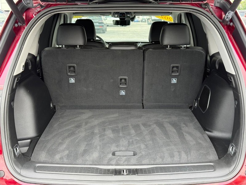 Jeep Grand Cherokee Vehicle Image 07