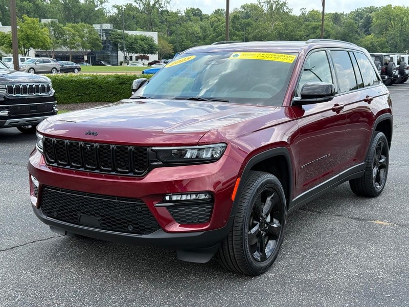 Jeep Grand Cherokee Vehicle Image 09