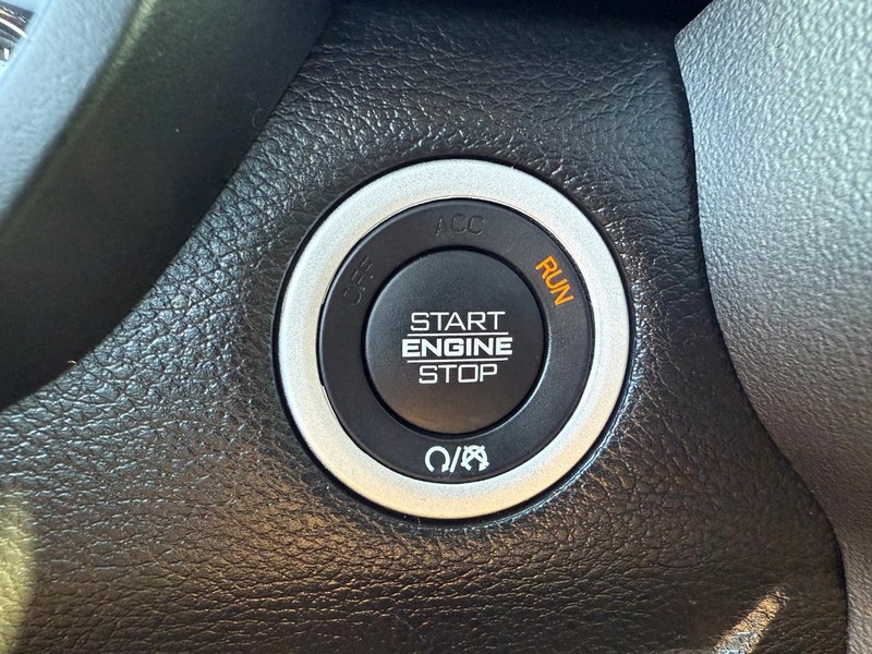 Ram 1500 Vehicle Image 16