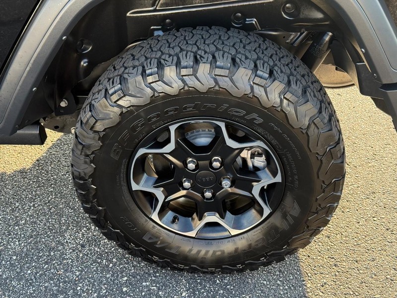 Jeep Wrangler 4xe Vehicle Image 06