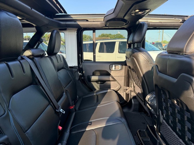 Jeep Wrangler 4xe Vehicle Image 10
