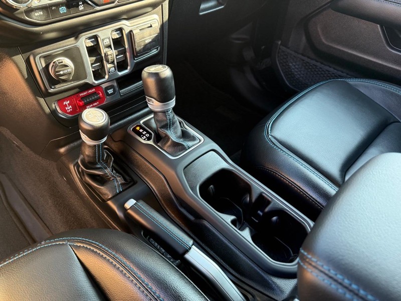 Jeep Wrangler 4xe Vehicle Image 21