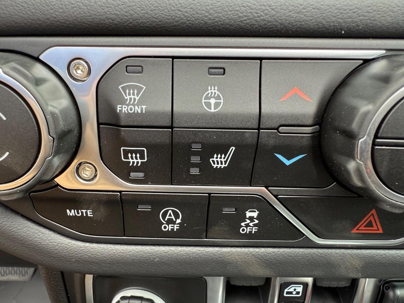 Jeep Wrangler Vehicle Image 10