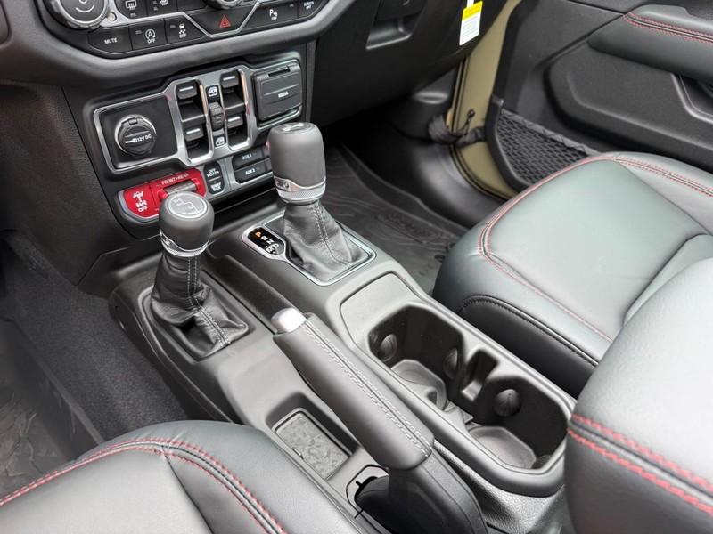 Jeep Wrangler Vehicle Image 14