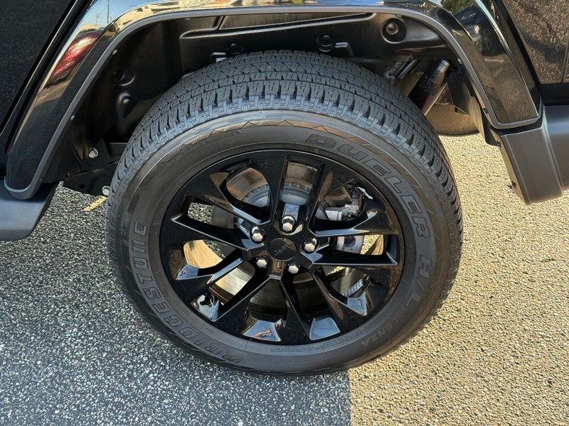 Jeep Wrangler 4xe Vehicle Image 06