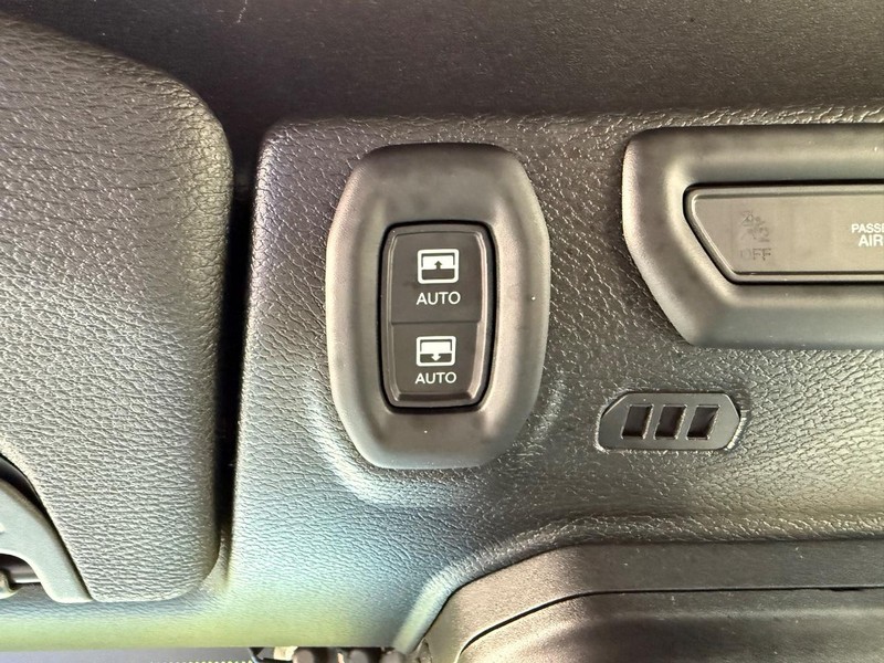 Jeep Wrangler 4xe Vehicle Image 23