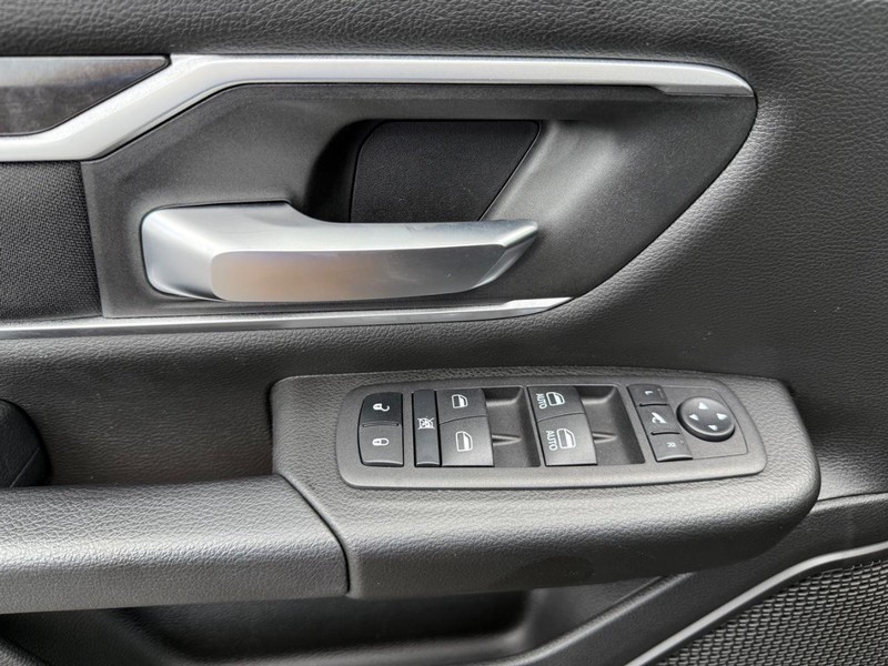 Ram 1500 Vehicle Image 22