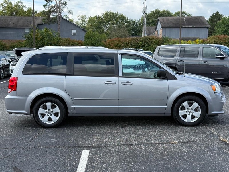 Dodge Grand Caravan Vehicle Image 02