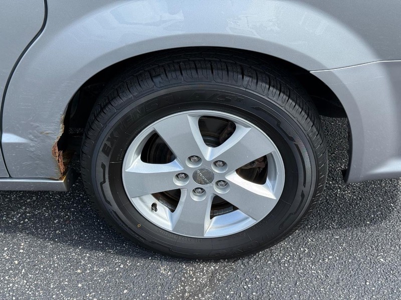 Dodge Grand Caravan Vehicle Image 06