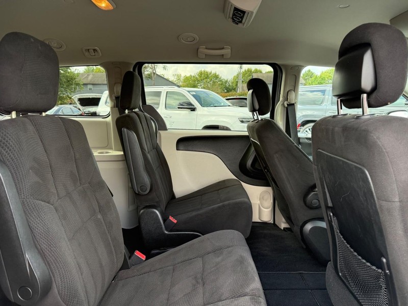 Dodge Grand Caravan Vehicle Image 10