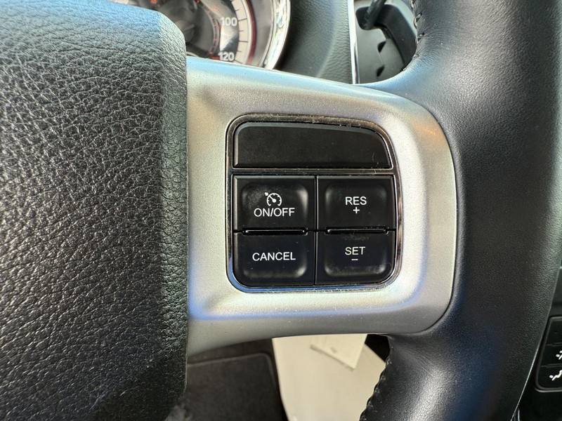 Dodge Grand Caravan Vehicle Image 15