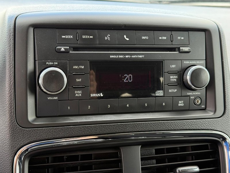 Dodge Grand Caravan Vehicle Image 16