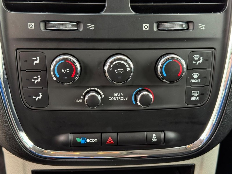 Dodge Grand Caravan Vehicle Image 17