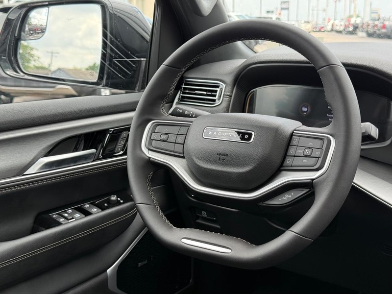 Jeep Wagoneer L Vehicle Image 08