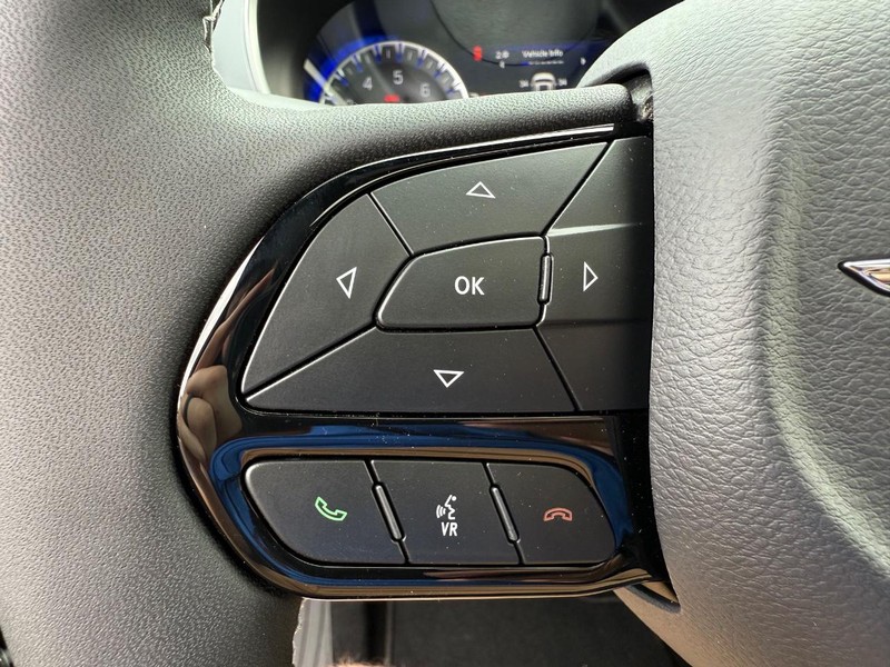 Chrysler Pacifica Vehicle Image 09