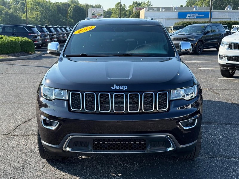 Jeep Grand Cherokee Vehicle Image 10