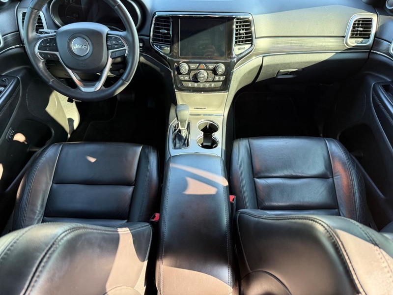 Jeep Grand Cherokee Vehicle Image 13