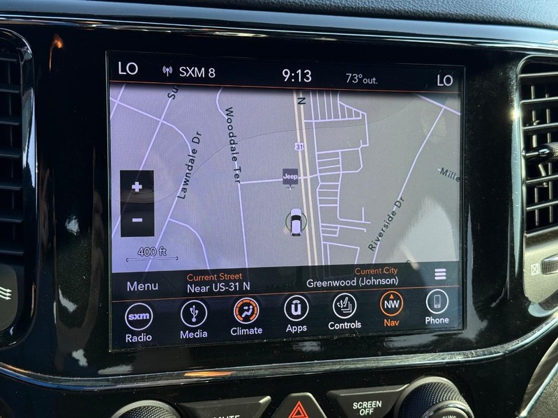Jeep Grand Cherokee Vehicle Image 19