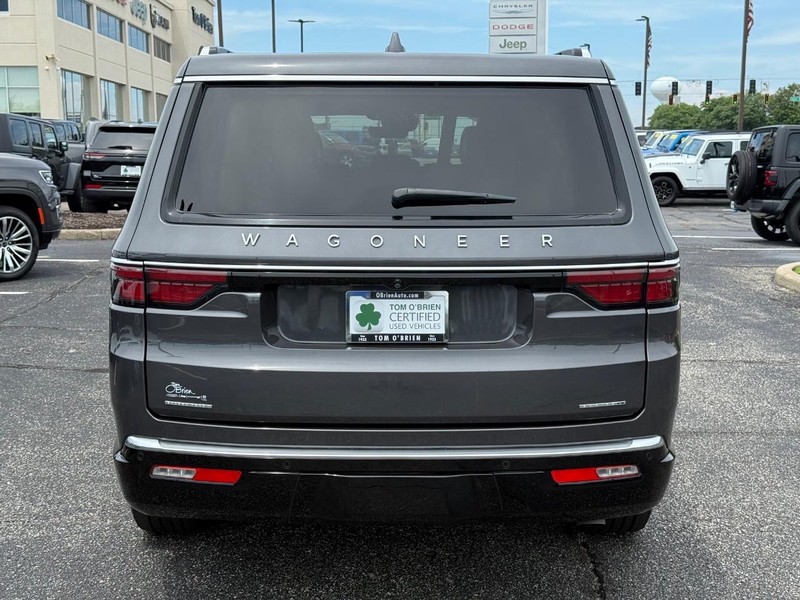Jeep Wagoneer Vehicle Image 04