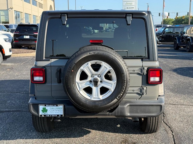 Jeep Wrangler Vehicle Image 04