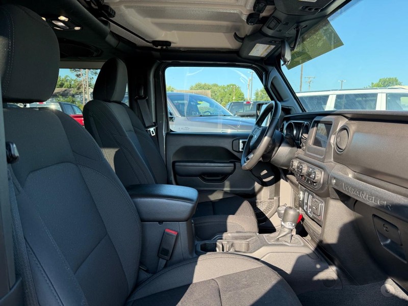 Jeep Wrangler Vehicle Image 10