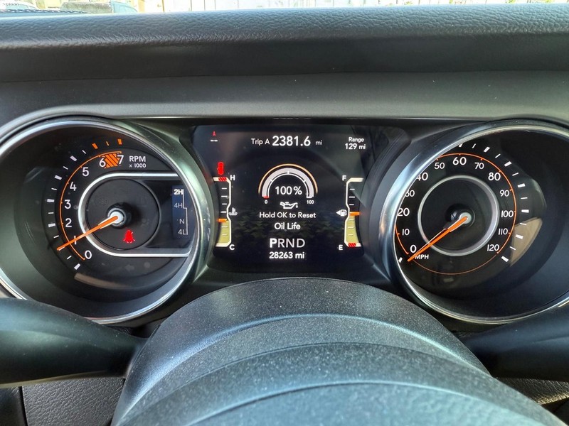 Jeep Wrangler Vehicle Image 21