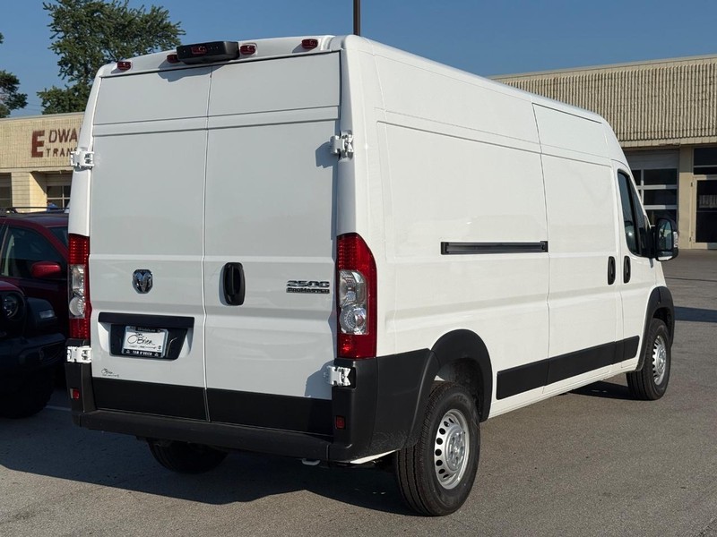 Ram ProMaster Cargo Van Vehicle Image 03