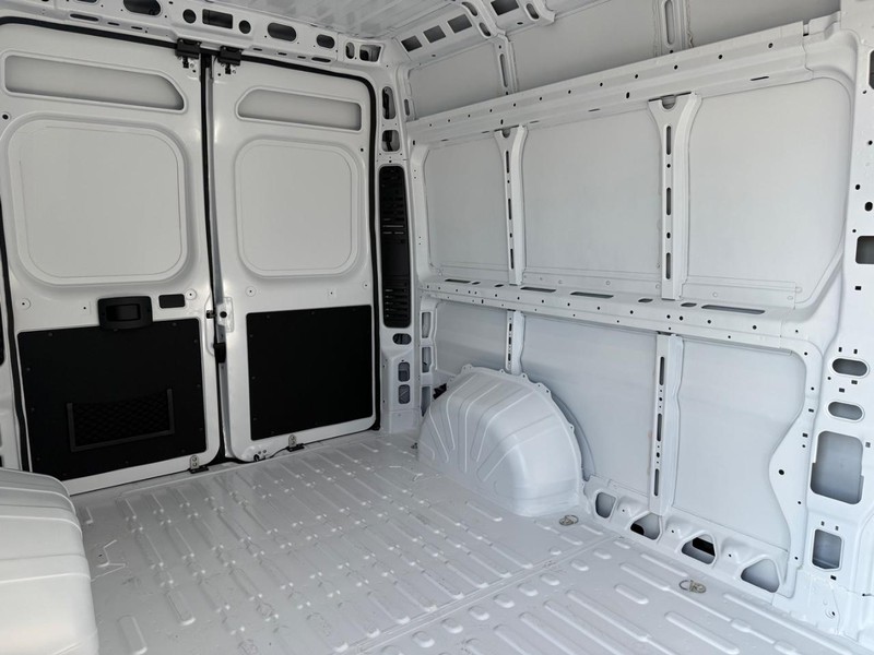 Ram ProMaster Cargo Van Vehicle Image 05