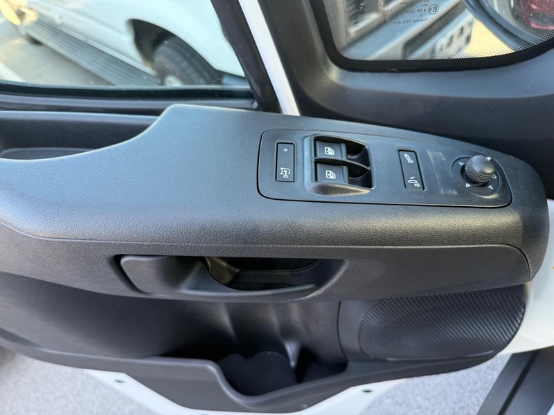 Ram ProMaster Cargo Van Vehicle Image 16